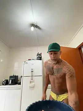 Maxloirinho Show in webcam