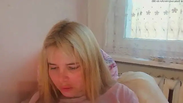 HornyElena Adlı Modelin Web Kamerası Şovu