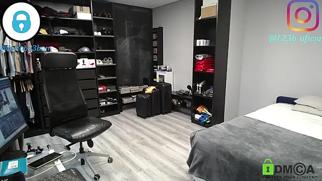 latinoo23bom Live XXX Chat