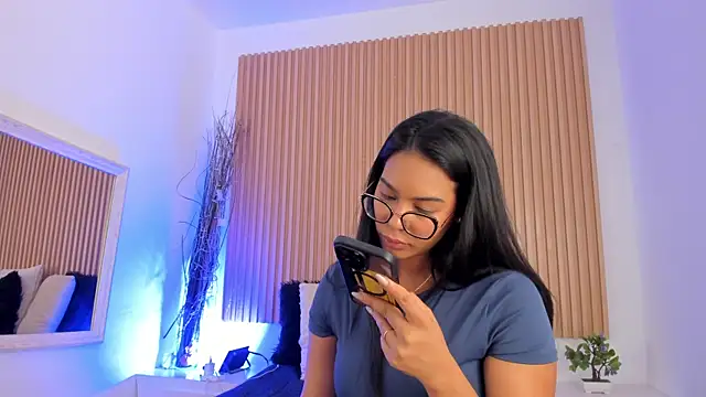XXX chat uživo modela GenesisRuiz