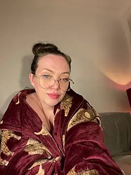 Chatroom XXX en direct de FemDom_RubyKnightXXO