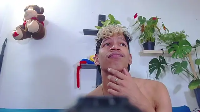 Chat +18 de Stephen_Angel ao vivo