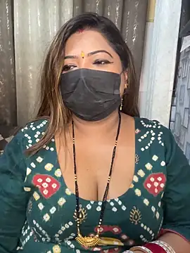 Chat +18 de Geet-Punjaban ao vivo