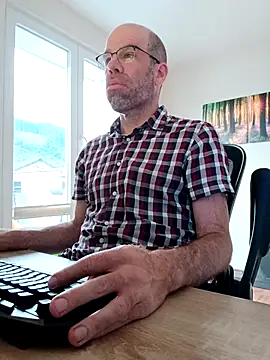 DaddyHarry_MatureStallion webcam show