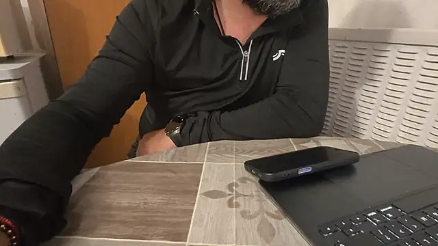 TARKAN1 webkamerás műsora