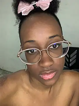 Julyshygirl Live XXX-chat