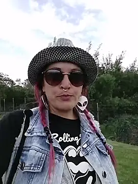 sophie_banger Chat XXX in diretta