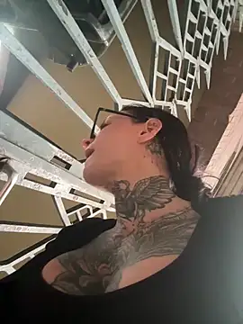 SkinnyLilly Webcam-Show