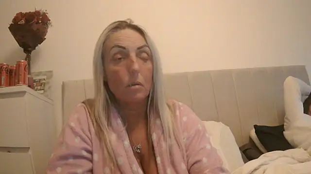 Czat XXX na żywo – theblondecocklover