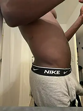Blackbbcc23: διαδικτυακό σόου στην κάμερα