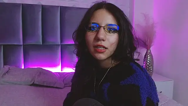Онлайн чат XXX HollyPeach