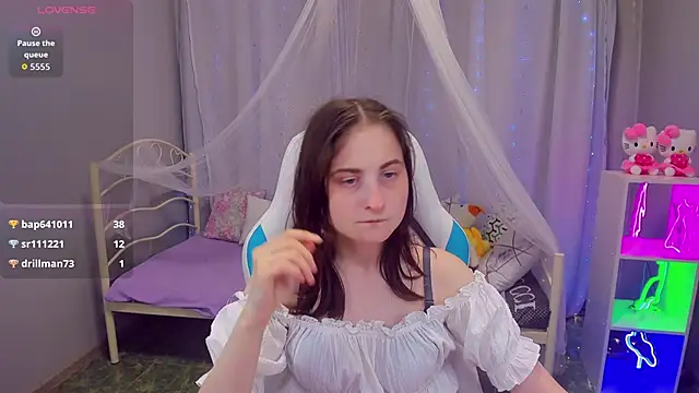 Chat XXX en directo de KiraDuvall
