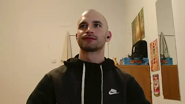 Show modela OskarBreno na web-kameri