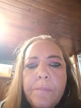 Kimmyb777 Adlı Modelin Canlı XXX Sohbeti