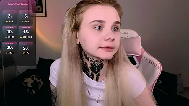 Britney_Lynch webkamerás műsora