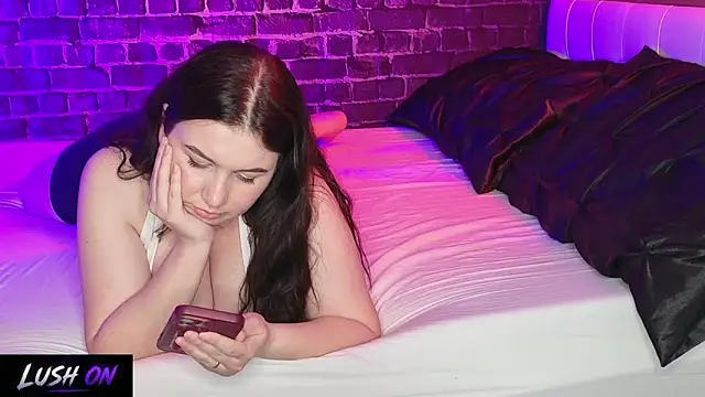 BellaBlazeReal Webcam show