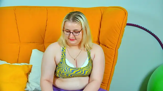 LioraArdyn Chat XXX live