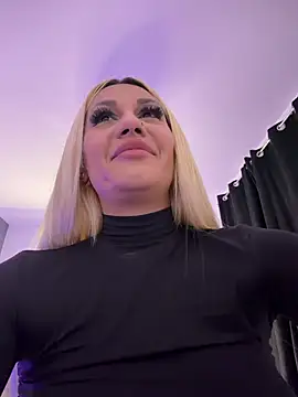 AlmaBby Chat XXX live