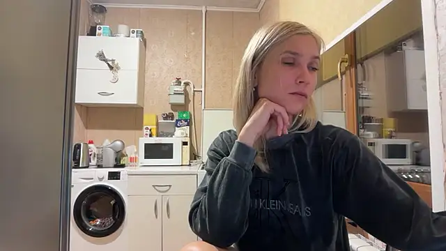Show modela AngelJeni na web-kameri