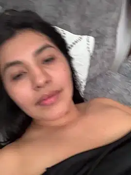 sarah_benz_'s Live Sex Cam Show