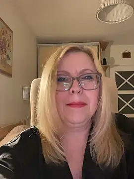 JanieLight53 Show Webcam