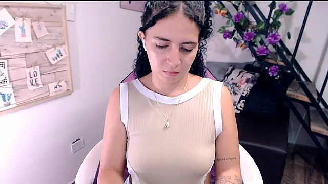 samantha_baby_ Adlı Modelin Canlı XXX Sohbeti