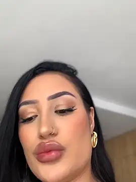 HELLEN_SANTOS Adlı Modelin Canlı XXX Sohbeti
