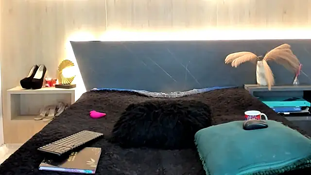 LorenaVarga Adlı Modelin Canlı XXX Sohbeti