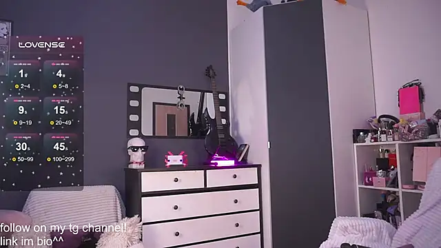 fraulein_mooon Adlı Modelin Canlı XXX Sohbeti
