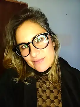 viviana49sexy élő XXX-chatje