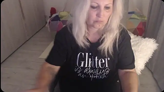 Divineblond's Live XXX Chat