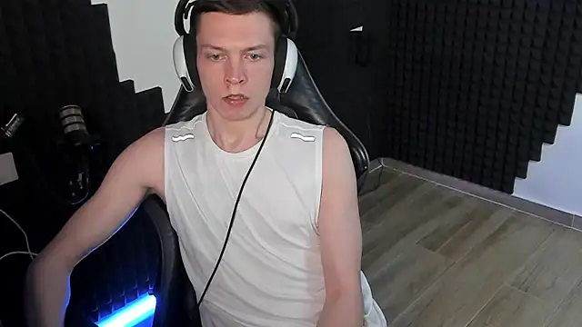 Show de More_than_friend na webcam