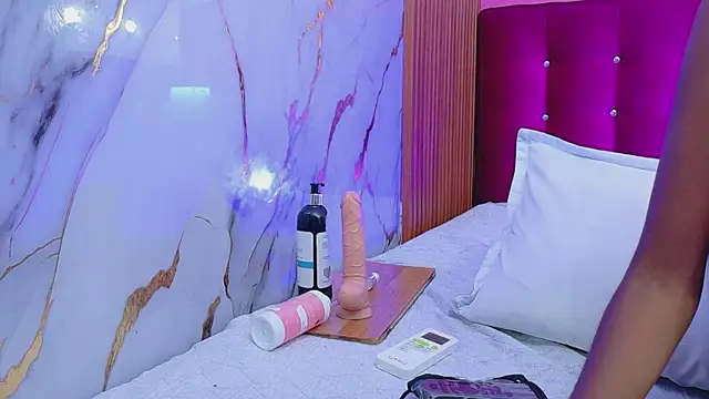 EbonyCoWorker's Live XXX Chat