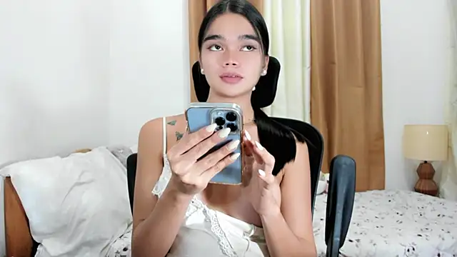 Chat +18 de kendall_petite18 ao vivo