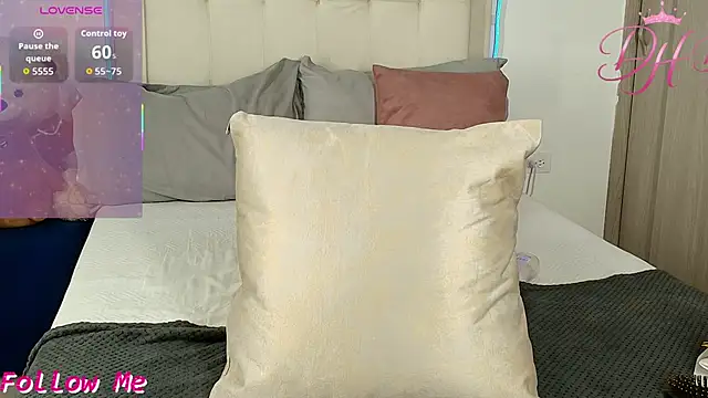 Daphne_Hills Show Webcam