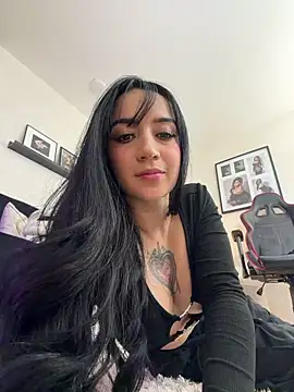 EmmyEvans1's Live XXX Chat