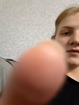 mooniekiss élő XXX-chatje