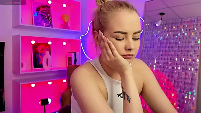StephanieSweety Chat XXX in diretta