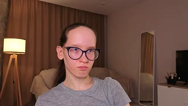 Show modela BettyBrowni na web-kameri