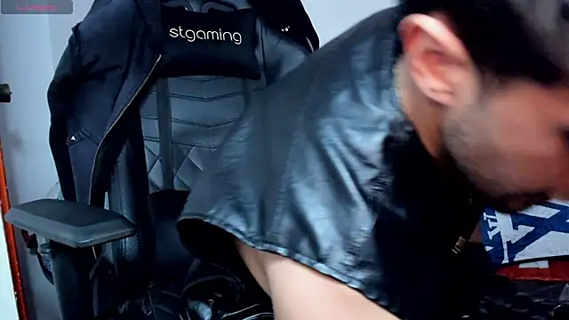 Tommy_Bred Pertunjukan Webcam