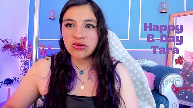 Živý XXX chat TaraTaylorr