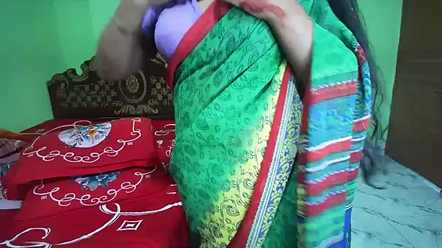BengaliQueenStar's Live XXX Chat