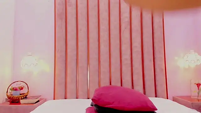 Zoe_Monrow's Live XXX Chat