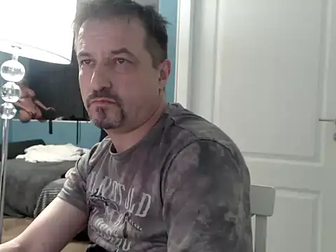 Czat XXX na żywo – MisterFaithRO