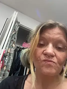 lindzybella live XXX chat