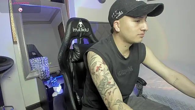 Chat +18 de Dereck_Klain ao vivo