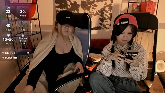 Elainebeness Chat XXX in diretta