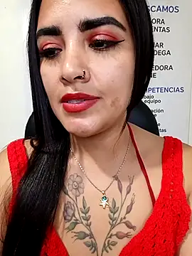 MAYE__13 Adlı Modelin Canlı XXX Sohbeti