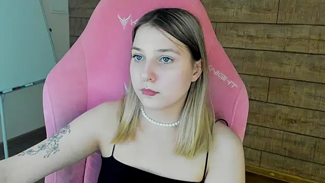 XXX chat uživo modela TinnaBurton