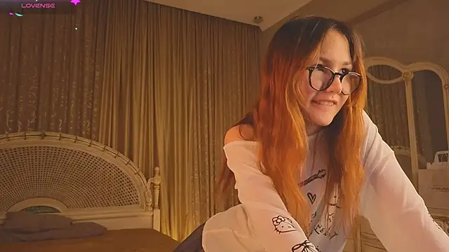 دردشة KristyMcgough الجنسية المباشرة